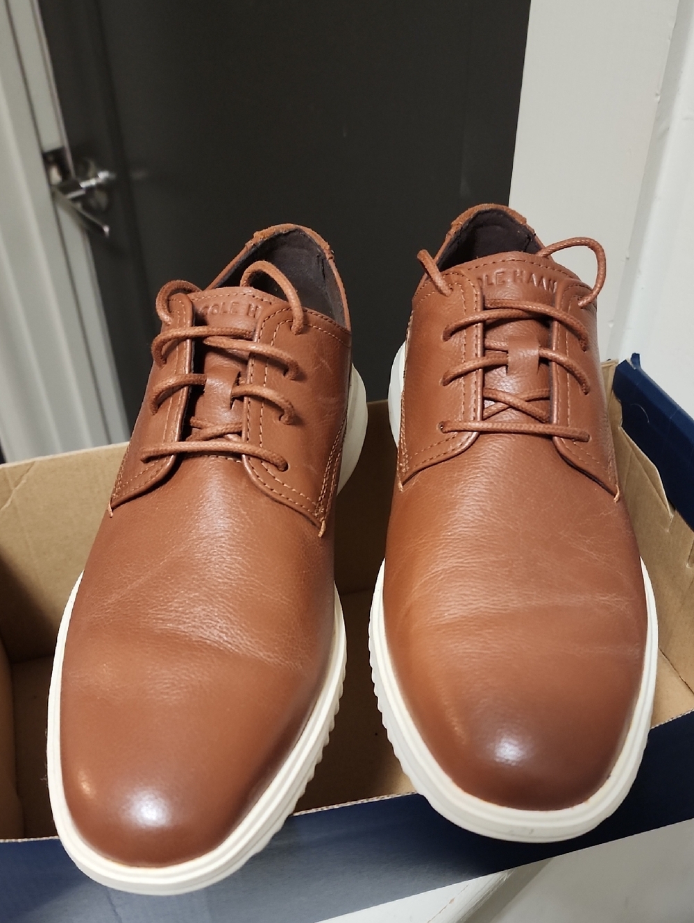 Cole Haan Grand+ Plain Toe Oxfords / Men's Sz 9.5 / Brown Leather + White soles